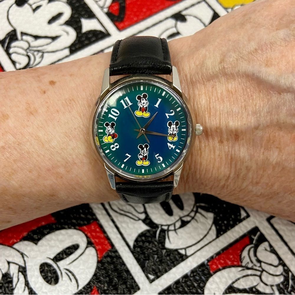 Vintage Fossil X Disney Mickey Mouse Color Changing “Mood” Watch - Picture 8 of 16